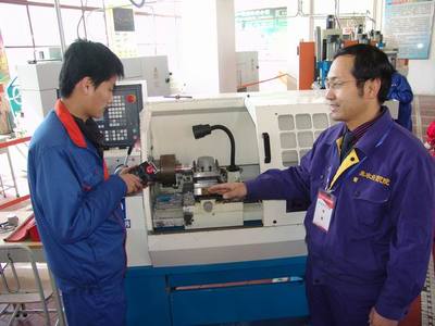 現(xiàn)代制造技術(shù)實(shí)訓(xùn)中心 引領(lǐng)未來的工程技術(shù)服務(wù)